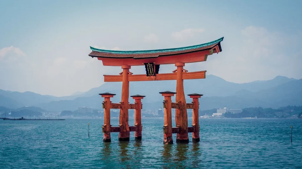Image of the Chūgoku region's tranquil landscape.