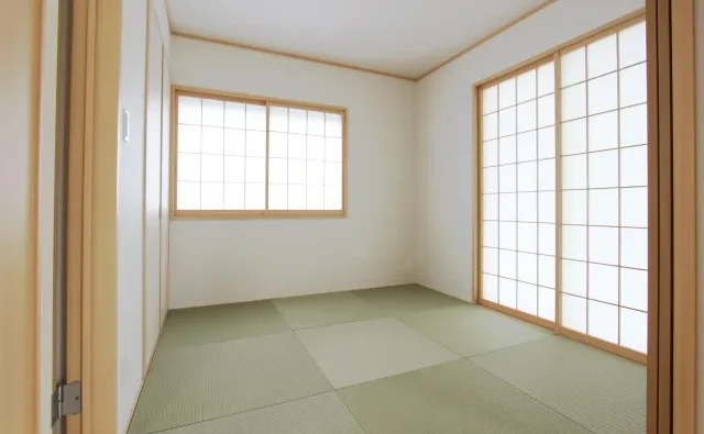 Image of a traditional Japanese room with Tatami mats.