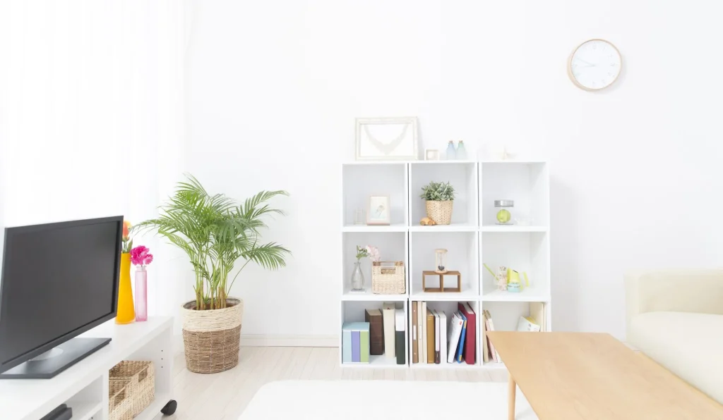 Image illustrating the social and economic benefits of living in a foreigner-friendly share house in Osaka.