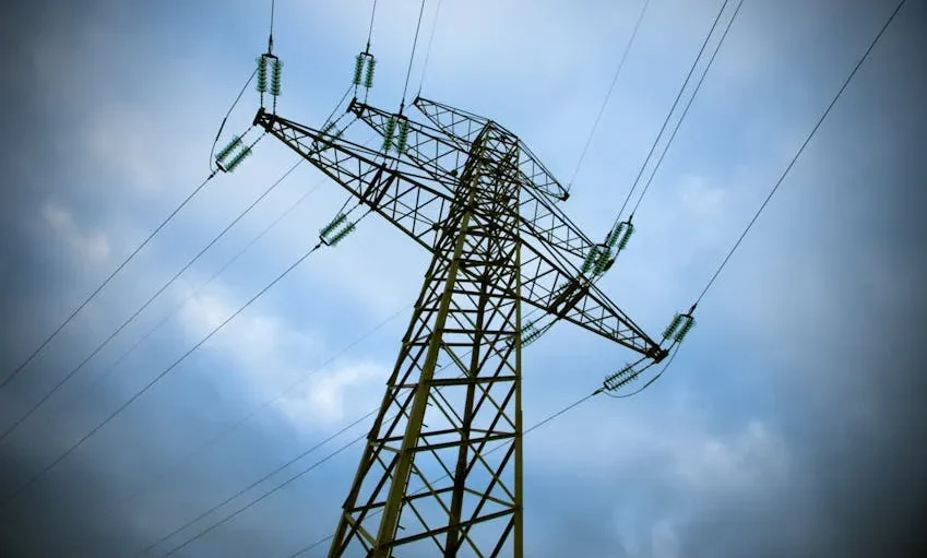 Image illustrating the three main types of utility bills: electricity, gas, and water.