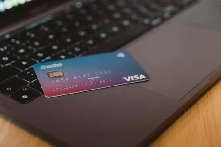 Image illustrating five key strategies for foreigners to increase their chances of credit card approval in Japan.