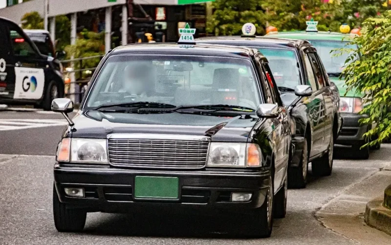 Image of a taxi meter in Japan displaying the fare.