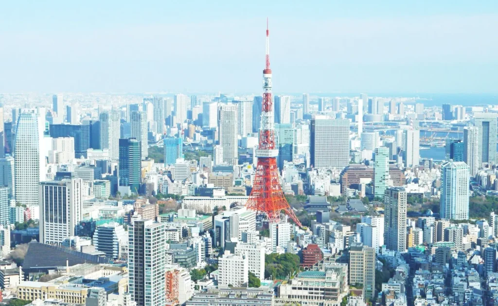 Image of a clock face and a calendar, symbolizing the duration of stay allowed under a Japanese visa.