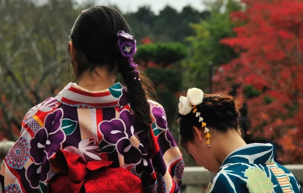 Image showing various styles of Kanzashi (ornamental hairpins) used with kimono.